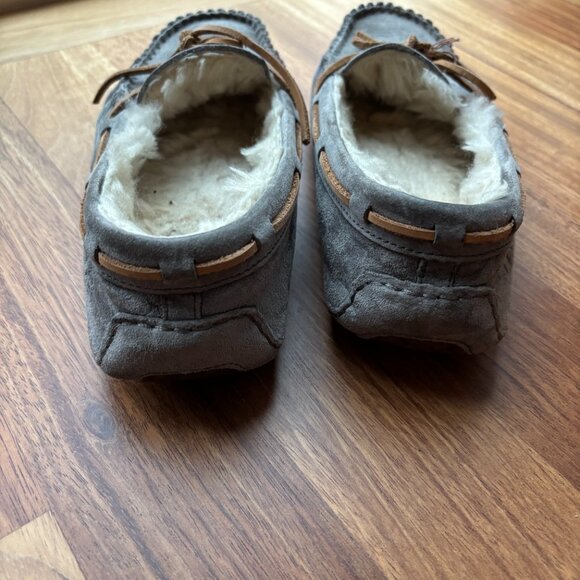 Ugg Dakota Moc Slipper 8 - Picture 3 of 4